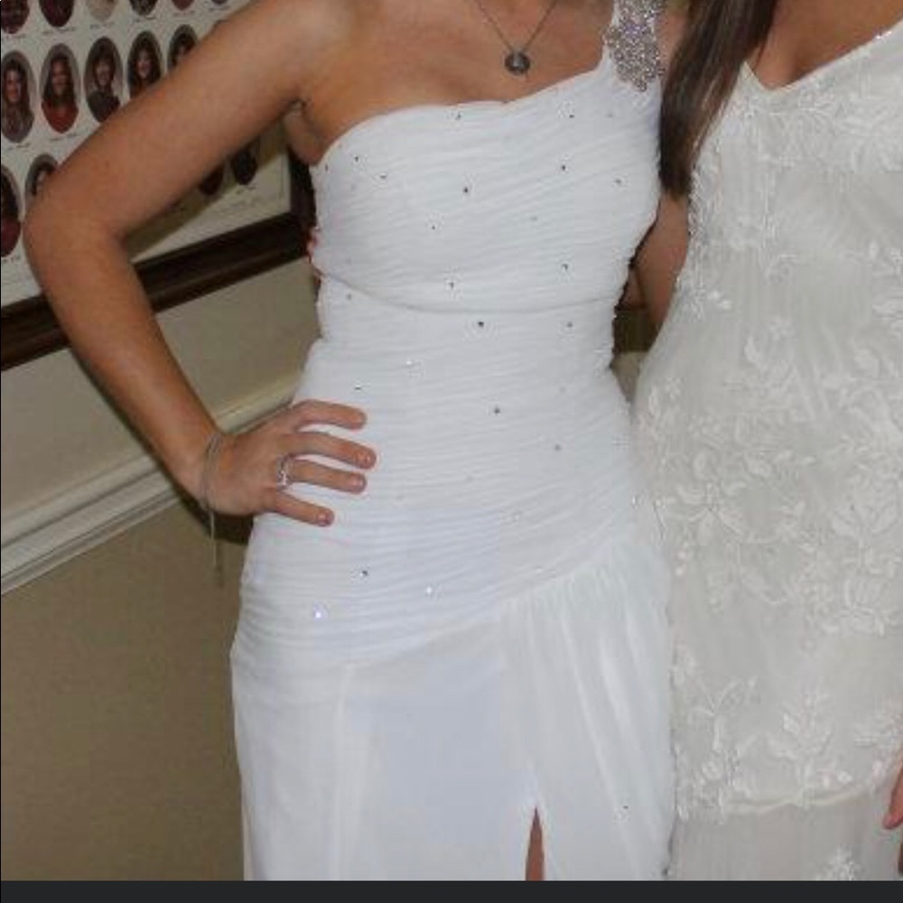 White formal gown / pageant dress size 0